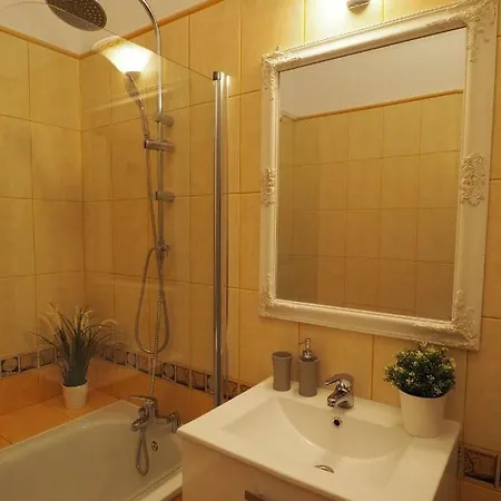 Kghn Tkacka Апартаменты *